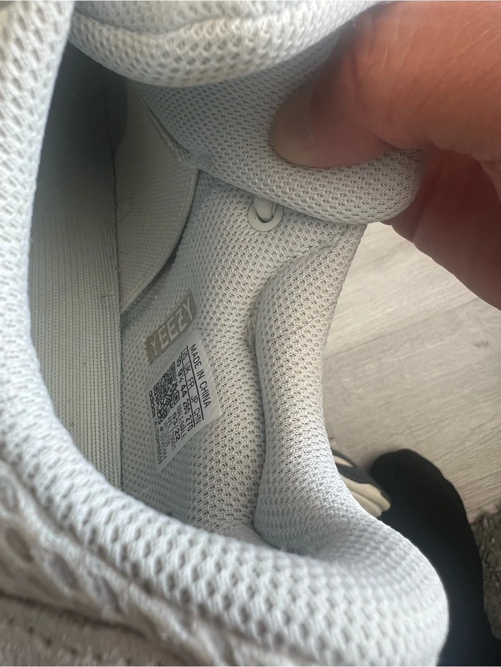 Yeezy Boost 700 Analog